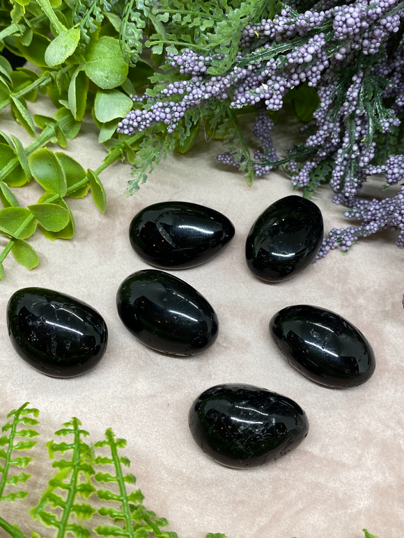 Black-Tourmaline-Palm-Stones-by-Crystal-Healing-and-Energy