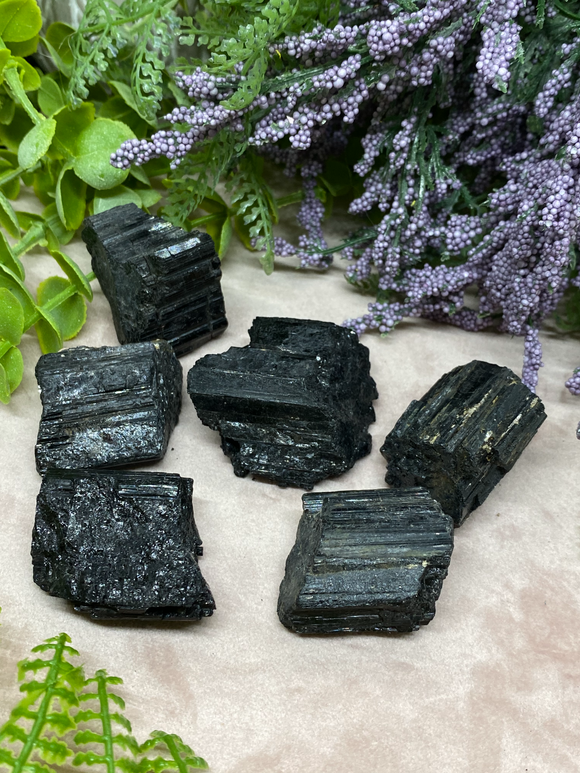Black-Tourmaline-Raw-by-Crystal-Healing-and-Energy